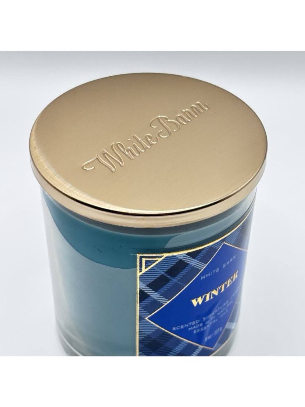 Bath & Body Works Single Wick Candle Winter White Barn 8oz Christmas Pine Plaid - Picture 3 of 12